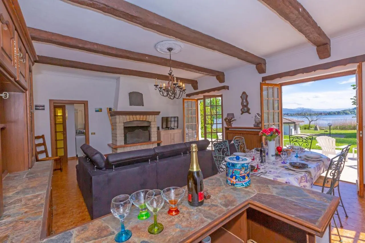 Villa Martine Au Bord Du Lac - Happy Rentals Cadrezzate Italy